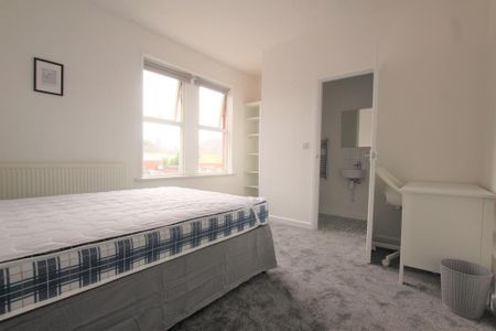 5 bedroom semi-detached house to rent - Photo 5