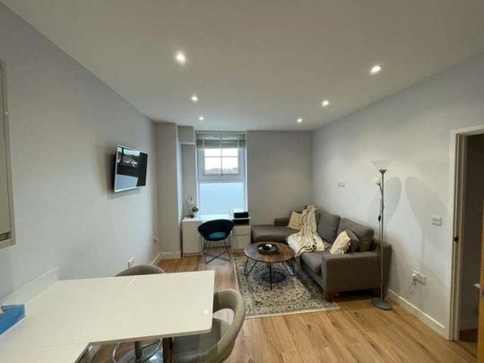 Albany Gate, Hertfordshire, EN6 - Photo 1