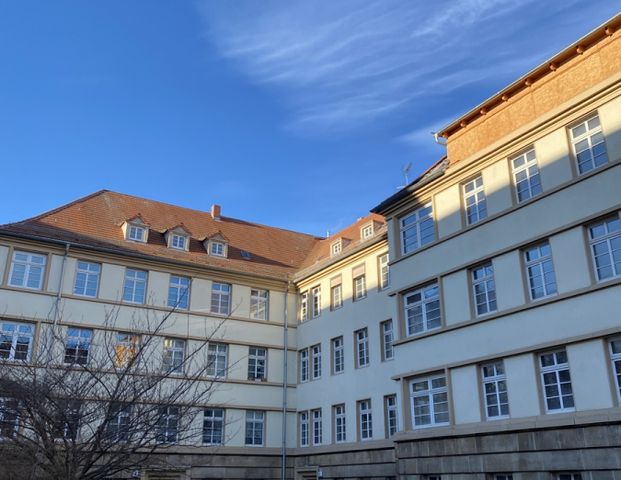Geräumige 2-Raumwohnung direkt am Bahnhof - Foto 1