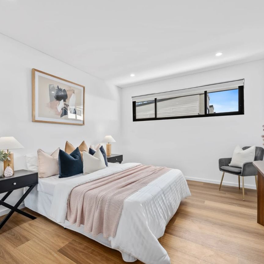 Brand New Luxury Four Bedroom Townhouse - First Time Offered - Photo 1