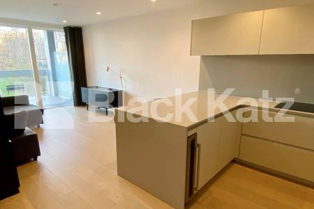 Stunning apartment, superbly located & with 24hr Concierge - Photo 2