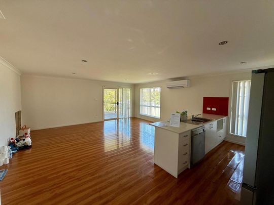 Modern 4-Bedroom Family Home - Photo 1