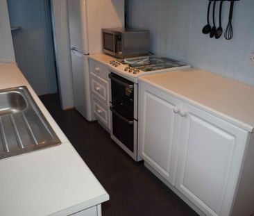 3 bedroom terraced house to rent - Photo 4
