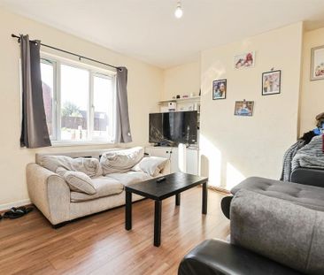 2 bedroom property to rent - Photo 1