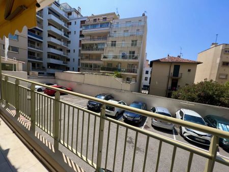 Location AppartementAntibes - Photo 3