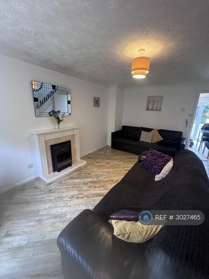 3 bedroom end of terrace house to rent - Photo 1