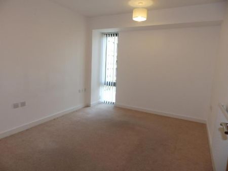 2 bedroom flat to rent - Photo 3