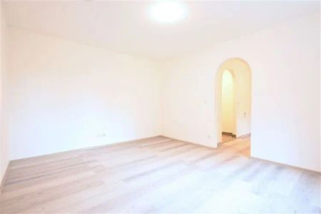Pronájem bytu 2+kk 42 m - Fotografie 2
