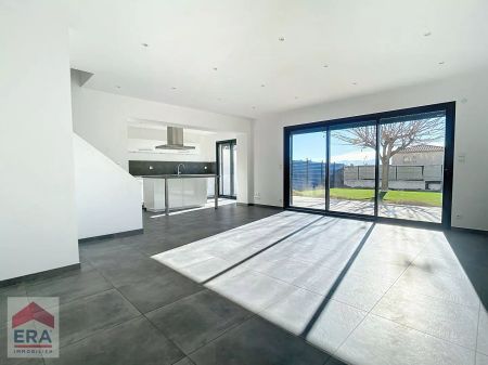 A louer Maison type 4 Marseille 13013 St Mitre Chateau Gombert terrasse jardin parkings - Photo 2