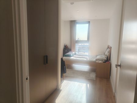 Room in a Shared Flat, Marsh Wall, E14 - Photo 3