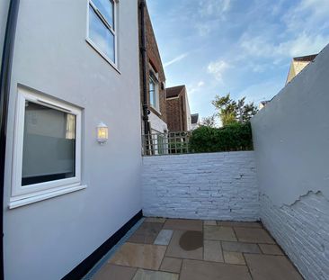 Room For Rent 73 Margate Road, Southsea - Photo 4