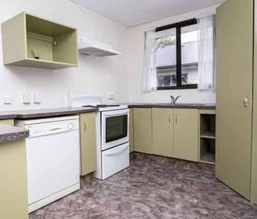 4 bedroom family home - Photo 5