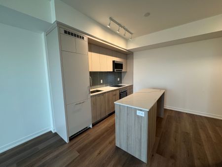 For Lease - 863 St Clair Avenue Unit# 606, Toronto, Ontario - Photo 2