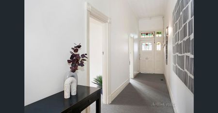 Edwardian elegance, grand proportions - Photo 2