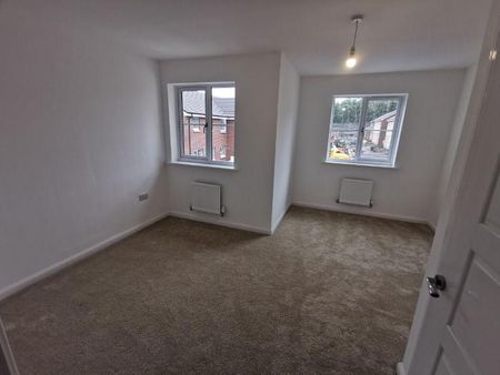 2 bedroom semi-detached house to rent - Photo 5