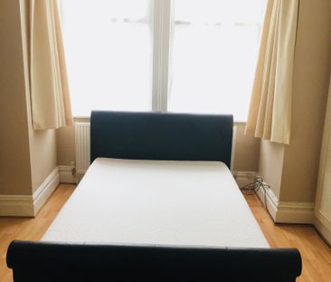 1 bedroom in a house share to rent - Photo 1