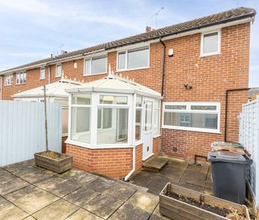 3 bedroom end of terrace house to rent - Photo 3