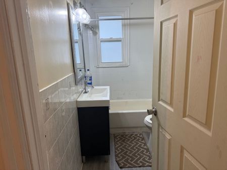 For Lease - 4075 Lawrence Avenue, Toronto, Ontario - Photo 2