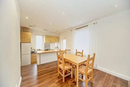 Four bedroom Maisonette for Rent on Penwith Road, London - Photo 2