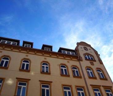 Große Zweiraumwohnung mit Balkon und Aufzug in Bernsdorf! - Photo 3