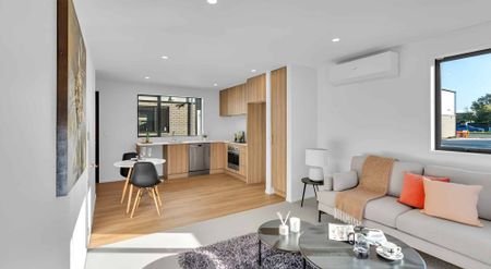 Brand New Large 2 Bedroom Townhouse - Photo 3