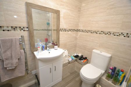 3 bed Semi-Detached House for Rent - Photo 2