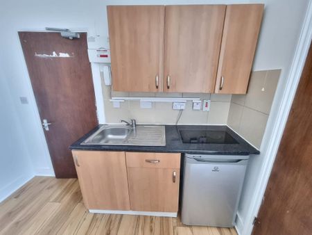 Studio to rent - Photo 5