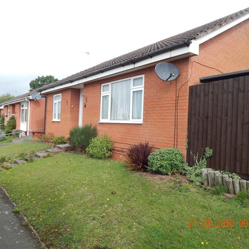 Forest View, Redditch - Photo 1