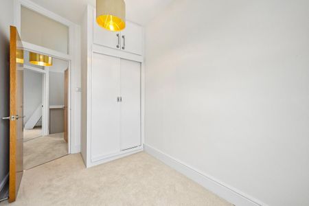 3 bedroom flat to rent - Photo 5