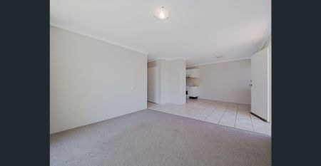 Spacious Two-Bedroom Unit in a Convenient Greenslopes Location - Photo 2