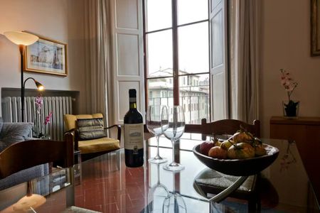 Piazza di Madonna degli Aldobrandini, Florence, Tuscany 50123 - Photo 2