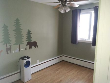 🏡 2 Bedroom / 1 Bath - Photo 3