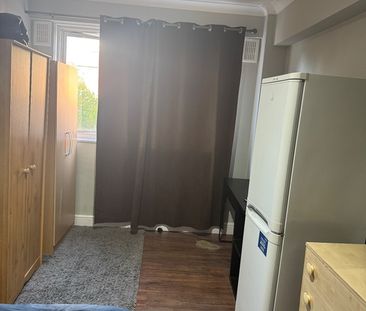 Room in a Shared Flat, Jarman House Jubilee St, E1 - Photo 3