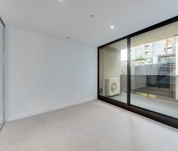 GREAT VALUE DOESNT LAST LONG! CROSS THE ROAD TO MELB UNI & ROYAL ME... - Photo 1