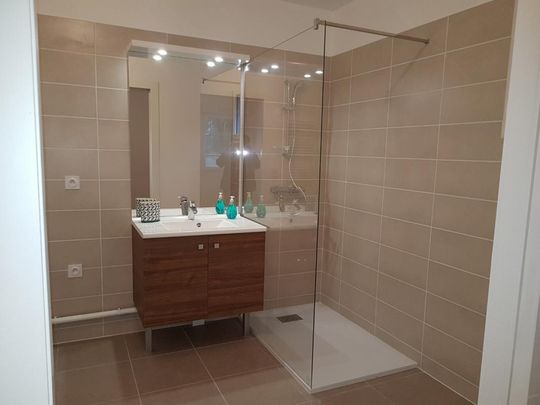 Location Appartement 2 pièces 41m² THONON LES BAINS 74200 - Photo 1