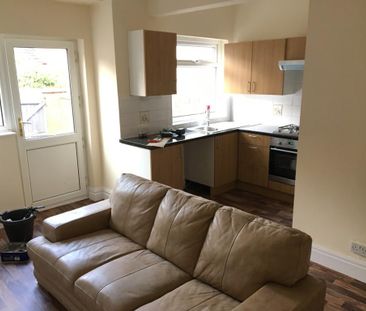 2 bedroom terraced house to rent - Photo 6