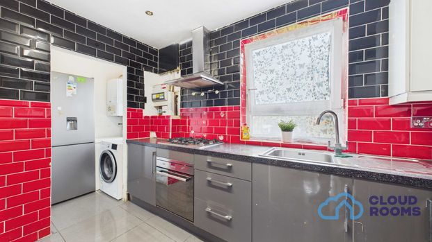 RM3 High Street | Newham | London | E12 6SL - Photo 1