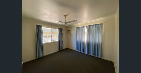 PRIVATE, LIGHT AND SPACIOUS 3 BEDROOM HOME WITH ENTERTAINMENT AREA. - Photo 4