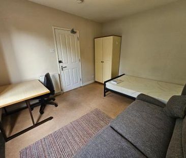 Bradshaws, Hatfield, AL10 - Photo 5