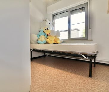 Mooie half-open bebouwing met 3 slpks, garage en tuin voor 975 EUR/mnd - Foto 1