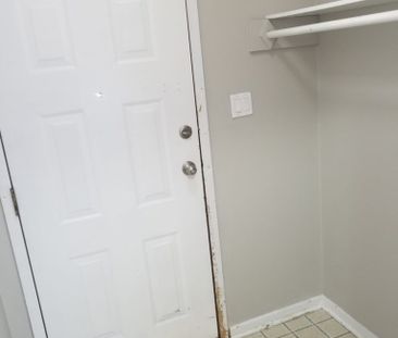 Parkview 1 Townhomes, 1704 Available Nov 15, 2026 - Photo 5