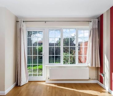 3 bedroom end of terrace house to rent - Photo 1