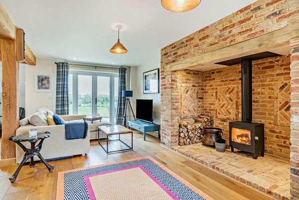 4 bedroom detached house to rent - Photo 1