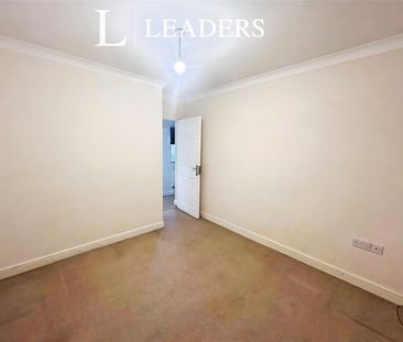 3 bedroom property to rent Shelthorpe Road, Loughborough, LE11 - Photo 3