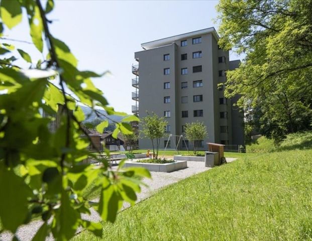Spacious modern apartment in green surroundings - Photo 1