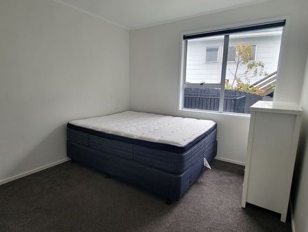 Newly Renovated Sunny 3-Bedroom Family Home - Photo 5