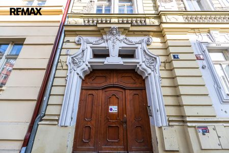 Pronájem bytu 2+1 v osobním vlastnictví 57 m², Praha 5 - Smíchov - Photo 2