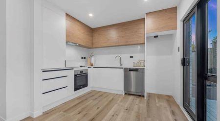 Brand New 3-Bed, 3-Bath Townhouse in Massey - Photo 5