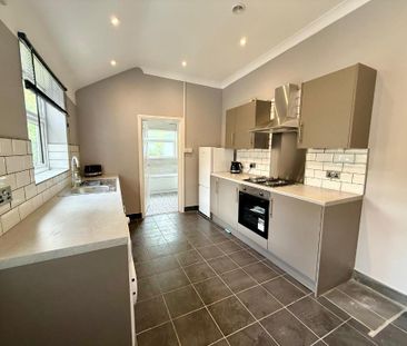 2 bedroom terraced house to rent - Photo 2