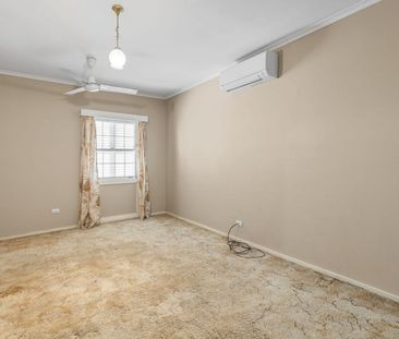 Mid-century Coastal Retreat! - Photo 5